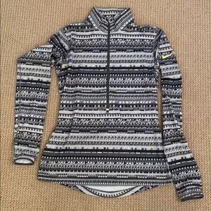 Nike women’s 1/2 zip golf top